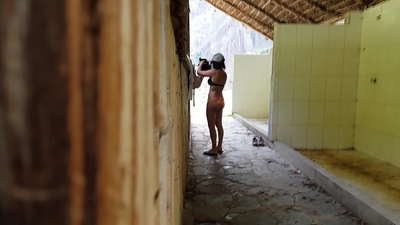 câmara de espionagem de um colega universitário espanhol